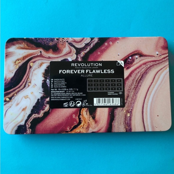 Revolution Forever Flawless - Picture 2 of 3